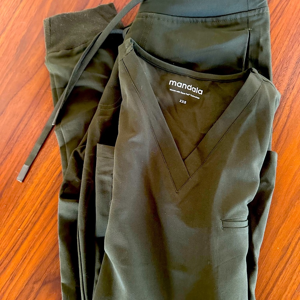 Mandal scrubs